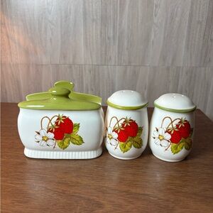 Vintage Pottery Strawberry Ceramic Salt & Pepper Set Napkin Holder - Green Trim